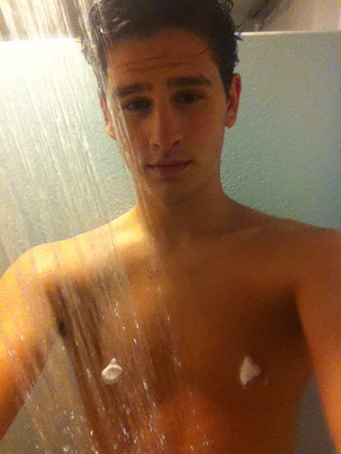 condommodel:  guess who found their life proof