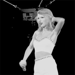 blaxckie:  klacd:  Nicki: and now … back to this bitch Taylor:  Nicki: who was talking shit about me the other day at the press MILEY WHAT’S GOOD Taylor:   😂 