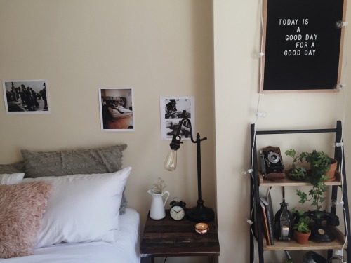 christiescloset:I have an updated room tour featuring Urban Outfitters up on my blog now! Read here 