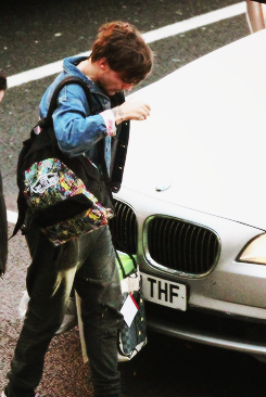 blamestyles:  Louis - Heathrow airport (11.27) 