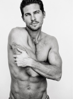 morfeo-ferran:  Adam Senn 