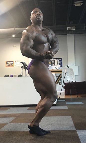 blkbugatti:  musclebruh: twist-fate:   https://twist-fate.tumblr.com/archive SWOLE PATROL    FUCKING SEXY 💪🏾💪🏾💪🏾💪🏾💪🏾    Prime Beef  