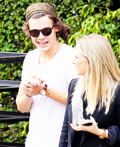 swiftclass:  Outside US X-Factor studios - 20.11.2013 + 