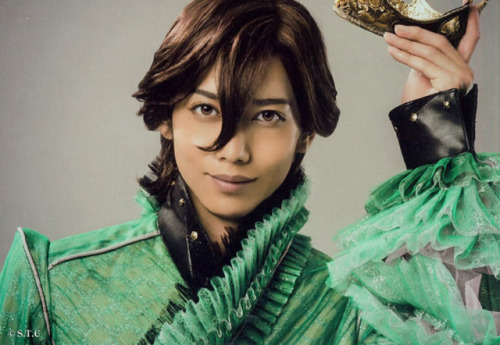 Someya Toshiyuki as Lazy | trading bromidefor Gekidan Shining Masquerade Mirage