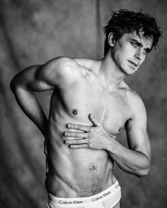 homofied: homofied:   Antoni Porowski   