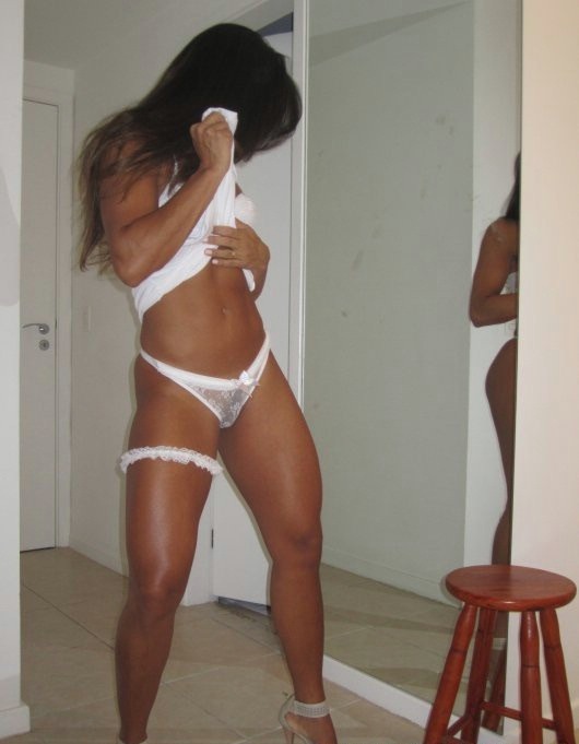 gostosaseperfeitas:  big clitGostosas e Perfeitas