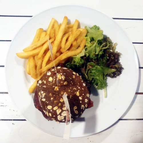 Superb! Glad To Be Back Again! #fatpapas (at FatPapas Burgers And Shakes- Singapore)