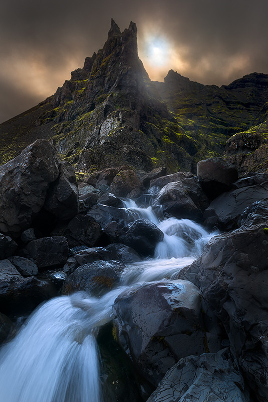 radivs:  The Gates of Mordor by Alister Benn