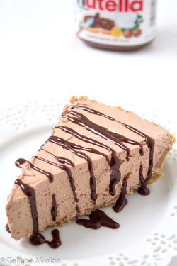 do-not-touch-my-food:  Nutella Pie 