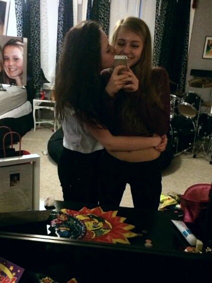 hangmeout-todry:  teenage-paradoxxx:  I miss my love bug ): hangmeout-todry  you are the cutest bug I ever did see <3