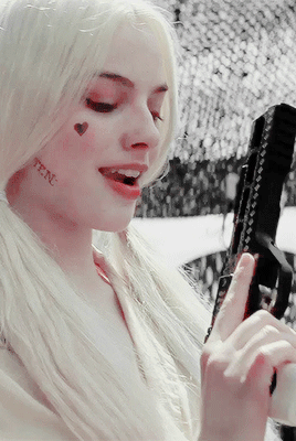 harleyquinnsquad:    ♦      Whatcha havin’?     
