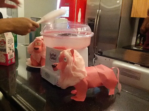 In honor of our new episode tonight, the crewniverse is eating: • tons of pink cotton candy! • Lion, made of rice krispies treats completely covered in pink chocolate! Thanks to Christy Cohen & Jessica Yost and Aleth Romanillos for the sweet papercraf