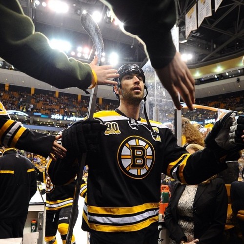 Big Zee gets encouragement from the fans as he walks through the tunnel before Game 5. #NHLBruins