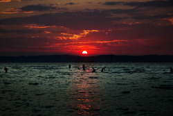 brutalgeneration: Sunset swimming (by Peter