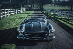 itcars:  Mercedes 300 SL RoadsterImage by