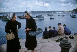 unrar:    France, Brittany. 1960, Elliott Erwitt. 