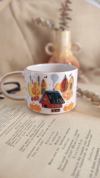 figdays:  Autumn coffee mug // JulenkaCeramic