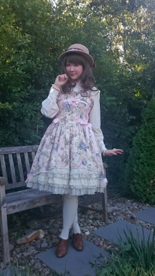 Ferriswheelflight:  Ootd For Cute Brunch With Friends. Tried To Dress Down Fragrant