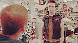 gvllavich:Ian & Mickey moments [7/?]↳ [s03e03] - “Oh, that’s the guy you’ve been, uh— you’ve been seeing?”