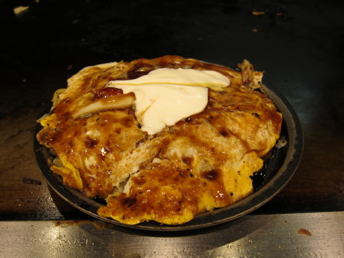 korealunchtimestory:Osaka okonomiyakiFried mixture of everything! Super delish!