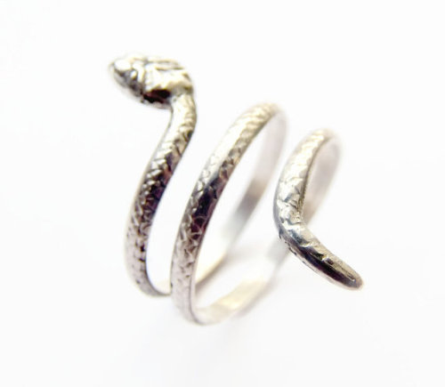Wildlife Rings Wrap Earth&rsquo;s Most Magnificent Creatures Around Your FingersFrom gentle slot