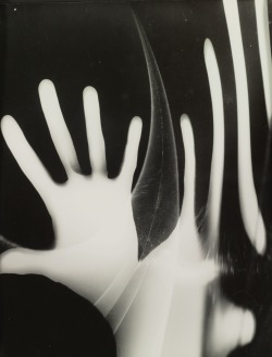 gacougnol:  György Kepes HAND, c. 1939 