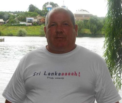 Papai esse volume na sua calça me deixa louco.