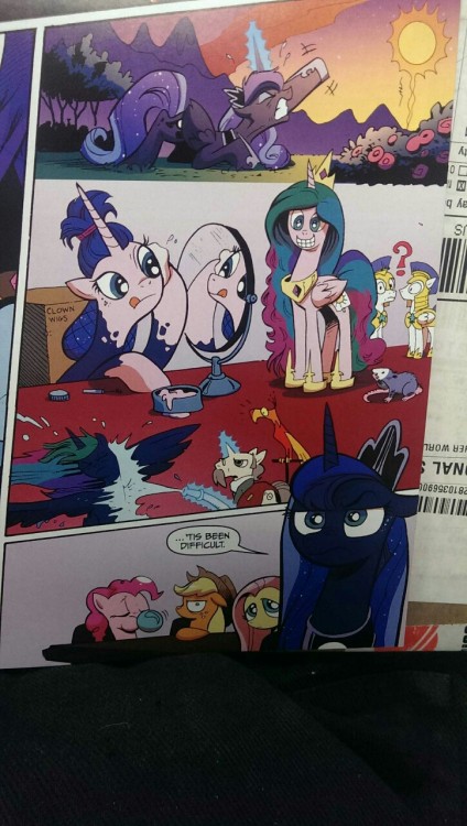 royalcanterlotvoice:  Oh luna u silly silly filly 