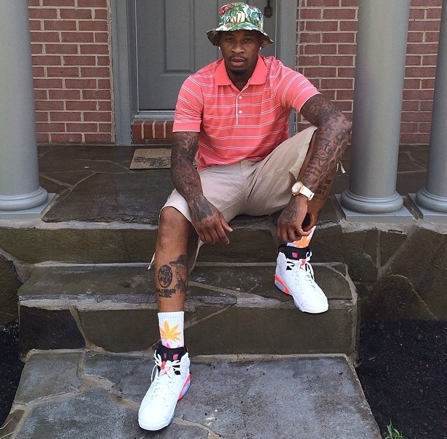 reshawndbrown: niggacrusheveryday:  He look so good! That’s can be bae! ♥️❤️😏