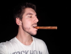 everythingthatexcitesme:  ranboli:  Cigar