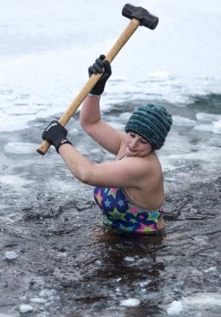 werbly: jaw8jaw: Alice Goodridge using a sledgehammer to break up the ice at Loch Insh in the Scottish Highlands before her morning swim. Photo by Euan Cherry, February 2019.   God could you imagine not giving a fuck about anything 