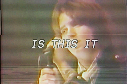 ize-of-the-modern-age:  strawberryspit: Can I VHS You?: Julian (’s pretty face)