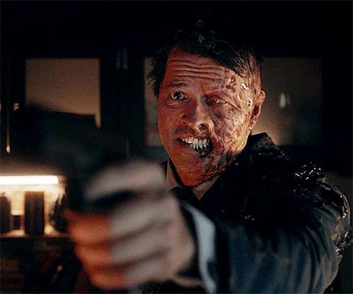 MISHA COLLINS As HARVEY DENTin GOTHAM KNIGHTS | 1.13 Night Of The Owls