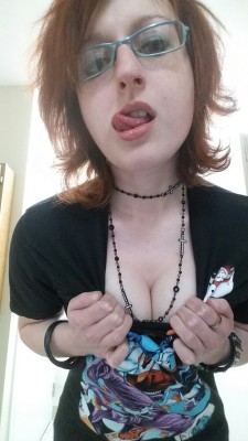 Fuckthefearturkey:  Heard Today Is National Cleavage Day
