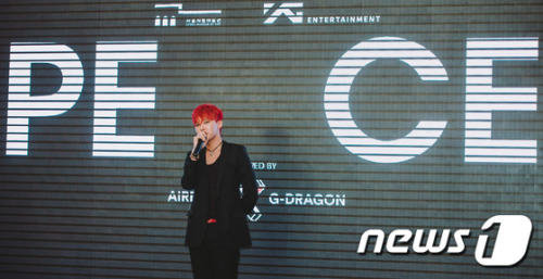 Porn photo 150608 G-Dragon x Peaceminusone Press Conference