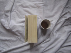 highhprince:Bed time is perfect time to read.