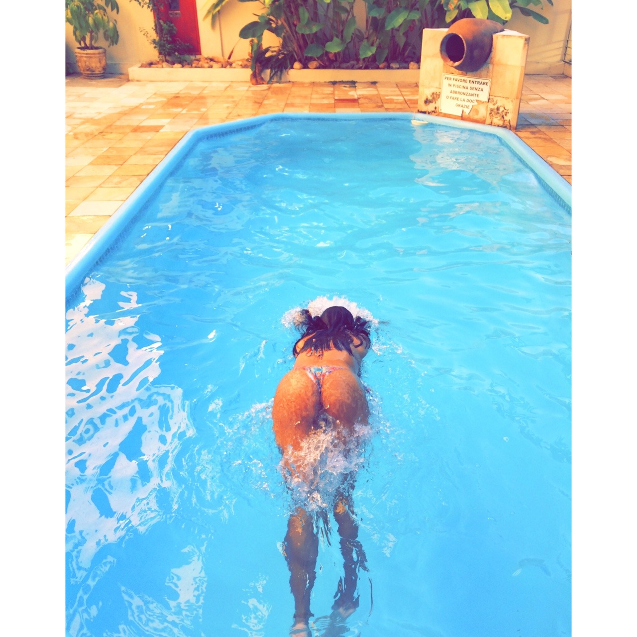 3xplicitgj:  🌞🌻🌴🕶 Tarde quente… 