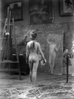 around-here:  Baldomer Gili Roig. Model a l'estudi del pintor. Barcelona c.1910 via /r/OldSchoolCoolNSFW http://ift.tt/1kaTBko