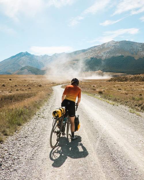 thebicycletree: @kellyburger and @_malnow took on a 750 mile tour throughout New Zealand last month