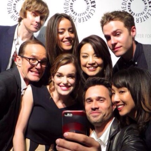 smallwind:  2014 3/23 Maurissa Tancharoen: #AgentsofSHIELD at #Paleyfest2014. @clarkgregg @chloebennet4 @mingna_wen Brett Dalton, Iain Decaestecker and Elizabeth Henstridge. (X) 