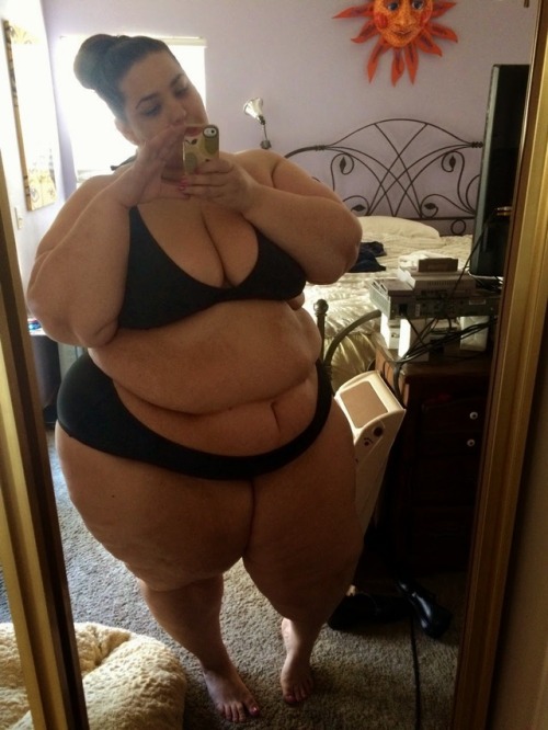 hamhub: addictedtothethickness: Boberry perfection… Wild seeing her this small, knowing how BIG she 
