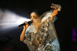 aishaalaia:Fka twigs at Coachella 2015