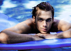 dylansprayberries:  dylan sprayberry for da man magazine  