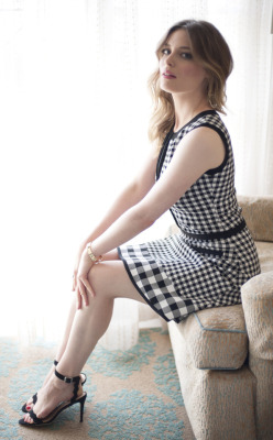 badbitchesglobal:  gillian jacobs