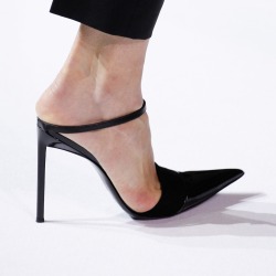 anndemeulemeesterfanclub:  shoes @ haider