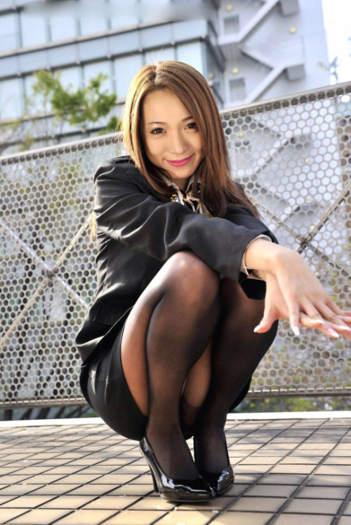 pretty japanese in black sheer pantyhose and pumps