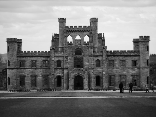 Took the opportunity on the last day of the Spring term holidays to pay a visit to Lowther Castle an