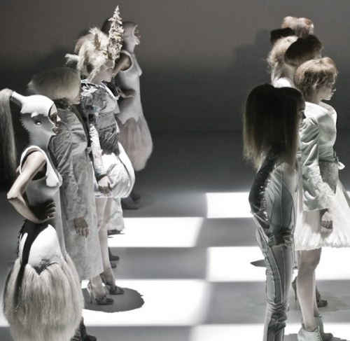 idreamofaworldofcouture:  Alexander McQueen Spring/Summer 2005 