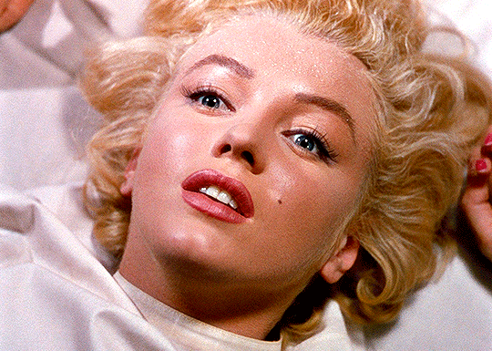 earthbound stars : hatoriji: Marilyn Monroe Niagara (1953) dir. Henry...