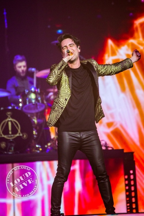 brendonuriesource:Panic! At The Barclaycard Arena Hamburg | Loud Live